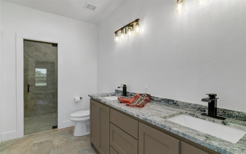 5130 Katie Court, Granbury, TX 76048, 2 Habitaciones Habitaciones , ,2 BañosBaños,Residential,En Venta,5130 Katie Court,20641591
