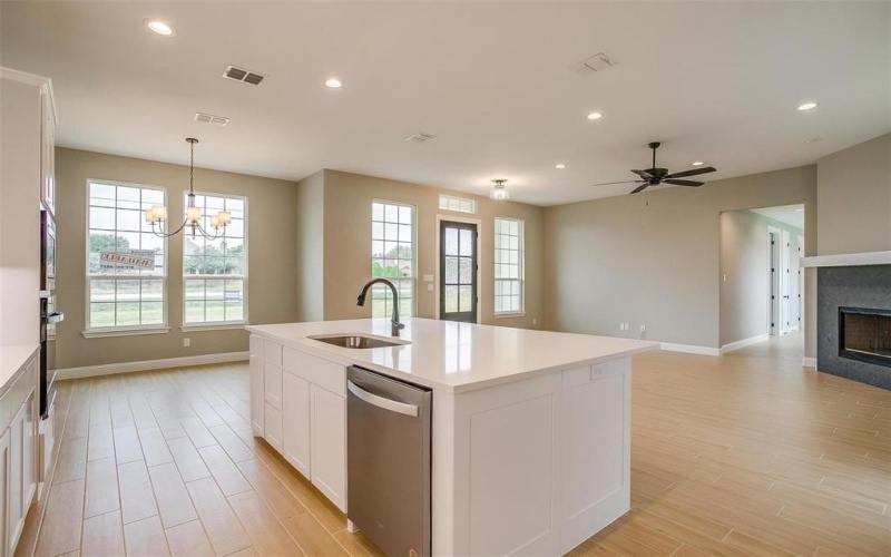 2316 Builder Road, Crowley, TX 76036, 3 Bedrooms Bedrooms, ,2 BathroomsBathrooms,Residential,For Sale,2316 Builder Road,20589090