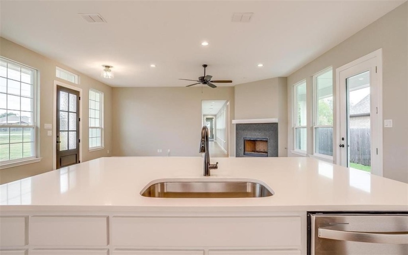 2316 Builder Road, Crowley, TX 76036, 3 Bedrooms Bedrooms, ,2 BathroomsBathrooms,Residential,For Sale,2316 Builder Road,20589090