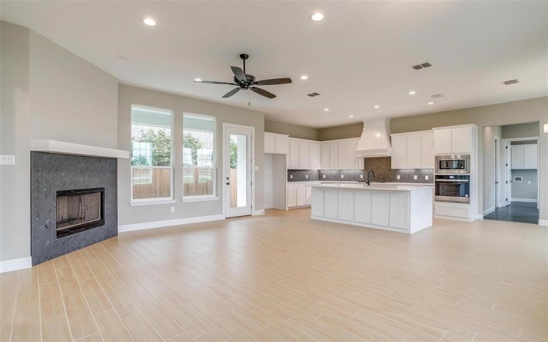 2316 Builder Road, Crowley, TX 76036, 3 Bedrooms Bedrooms, ,2 BathroomsBathrooms,Residential,For Sale,2316 Builder Road,20589090