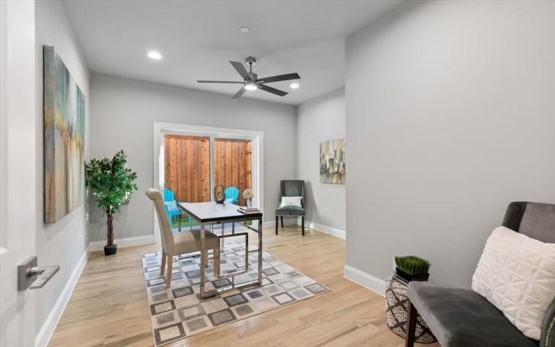 4401 Cabell Drive #101, Dallas, TX 75204, 2 Habitaciones Habitaciones , ,2 BañosBaños,Residential,En Venta,4401 Cabell Drive,20644132