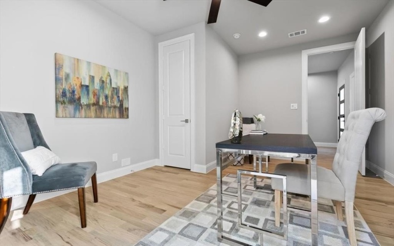 4401 Cabell Drive #101, Dallas, TX 75204, 2 Habitaciones Habitaciones , ,2 BañosBaños,Residential,En Venta,4401 Cabell Drive,20644132