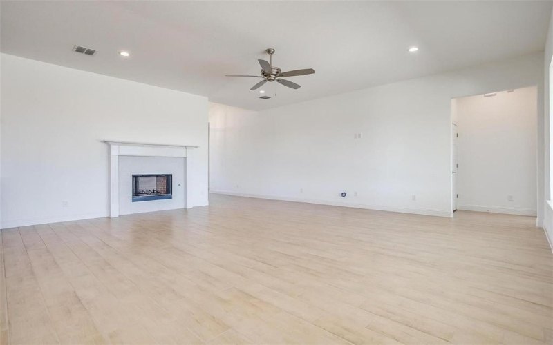 1000 Fan Palm Place, Crowley, TX 76036, 4 Bedrooms Bedrooms, ,2 BathroomsBathrooms,Residential,For Sale,1000 Fan Palm Place,20589143