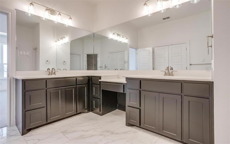1000 Fan Palm Place, Crowley, TX 76036, 4 Bedrooms Bedrooms, ,2 BathroomsBathrooms,Residential,For Sale,1000 Fan Palm Place,20589143