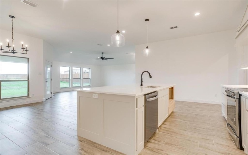 312 Trail Dust Drive, Godley, TX 76044, 4 Habitaciones Habitaciones , ,2 BañosBaños,Residential,En Venta,312 Trail Dust Drive,20590771