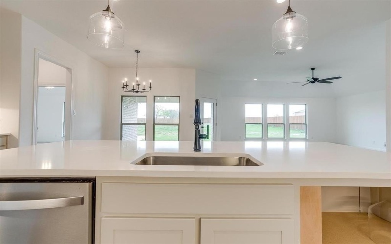 312 Trail Dust Drive, Godley, TX 76044, 4 Habitaciones Habitaciones , ,2 BañosBaños,Residential,En Venta,312 Trail Dust Drive,20590771
