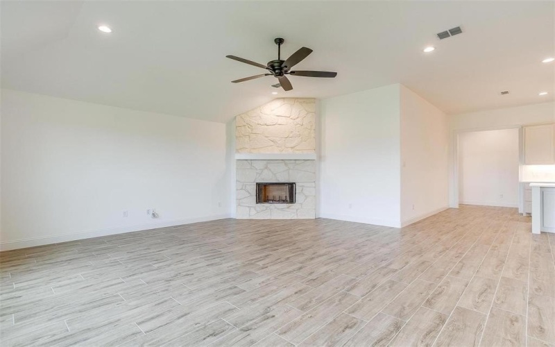 312 Trail Dust Drive, Godley, TX 76044, 4 Habitaciones Habitaciones , ,2 BañosBaños,Residential,En Venta,312 Trail Dust Drive,20590771