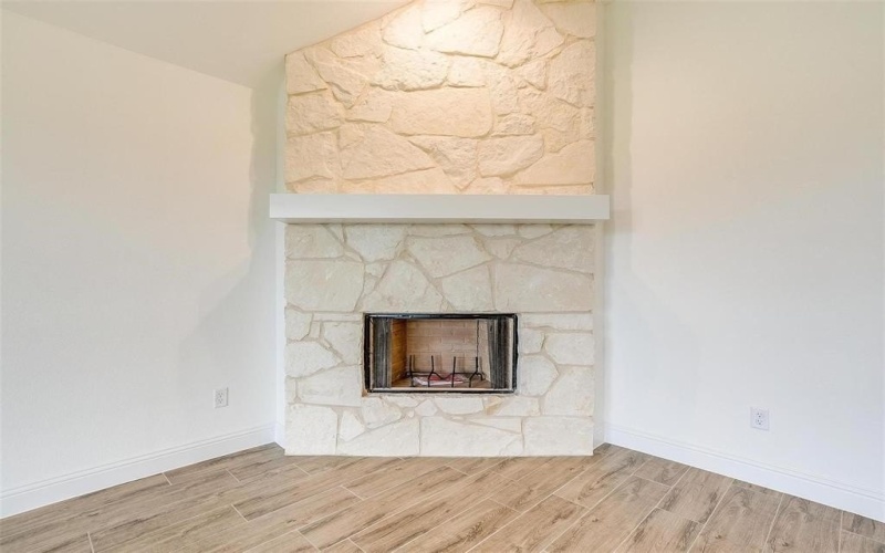 312 Trail Dust Drive, Godley, TX 76044, 4 Habitaciones Habitaciones , ,2 BañosBaños,Residential,En Venta,312 Trail Dust Drive,20590771