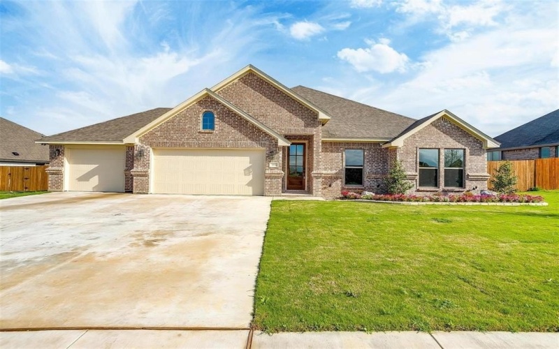 312 Trail Dust Drive, Godley, TX 76044, 4 Habitaciones Habitaciones , ,2 BañosBaños,Residential,En Venta,312 Trail Dust Drive,20590771