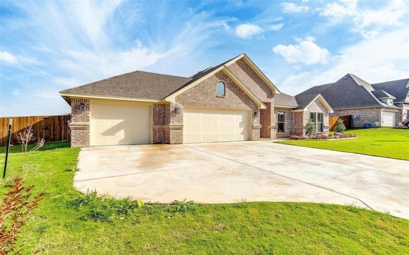 312 Trail Dust Drive, Godley, TX 76044, 4 Habitaciones Habitaciones , ,2 BañosBaños,Residential,En Venta,312 Trail Dust Drive,20590771