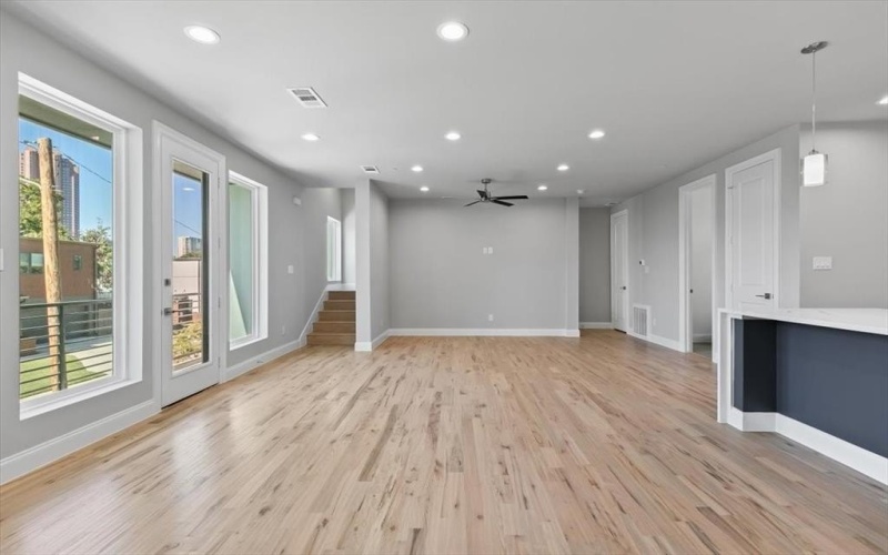 4401 Cabell Drive #102, Dallas, TX 75204, 2 Bedrooms Bedrooms, ,2 BathroomsBathrooms,Residential,For Sale,4401 Cabell Drive,20644299