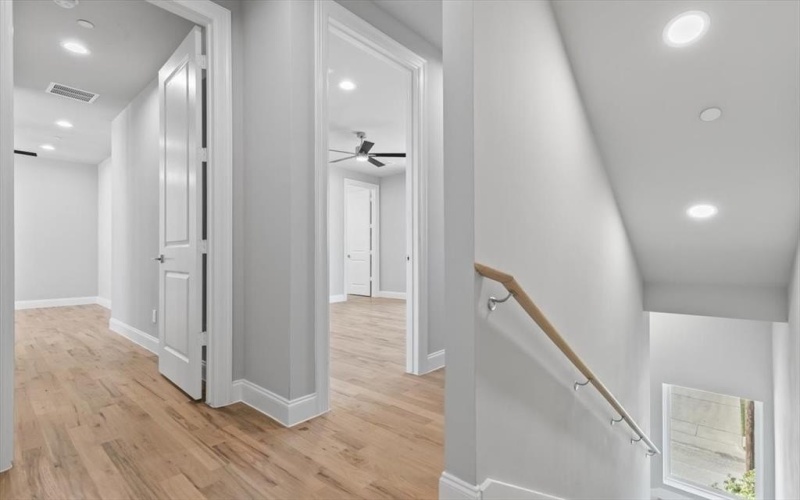 4401 Cabell Drive #102, Dallas, TX 75204, 2 Bedrooms Bedrooms, ,2 BathroomsBathrooms,Residential,For Sale,4401 Cabell Drive,20644299
