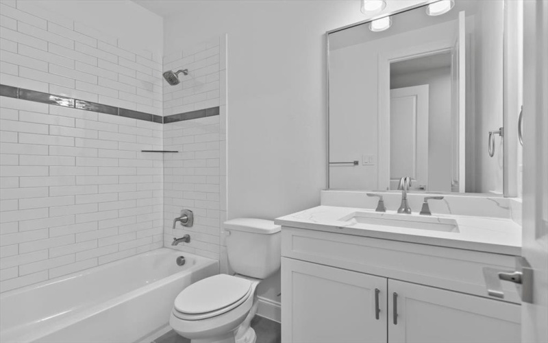 4401 Cabell Drive #102, Dallas, TX 75204, 2 Bedrooms Bedrooms, ,2 BathroomsBathrooms,Residential,For Sale,4401 Cabell Drive,20644299
