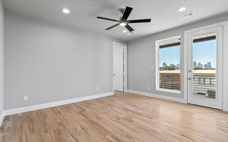 4401 Cabell Drive #102, Dallas, TX 75204, 2 Bedrooms Bedrooms, ,2 BathroomsBathrooms,Residential,For Sale,4401 Cabell Drive,20644299