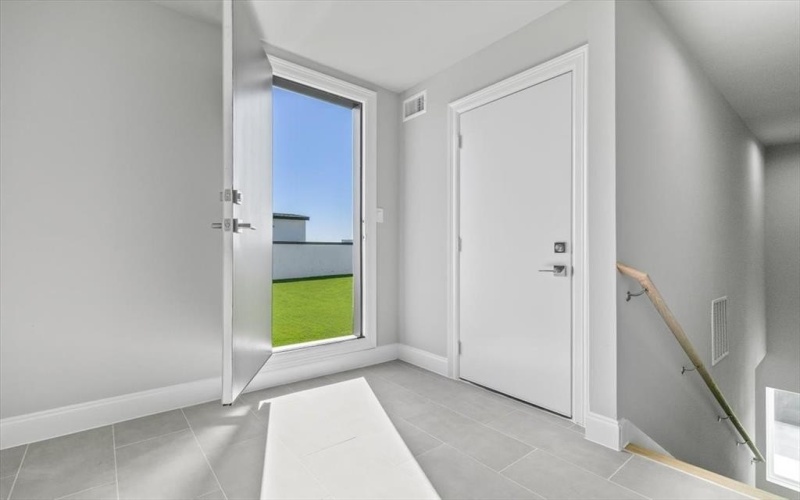 4401 Cabell Drive #102, Dallas, TX 75204, 2 Bedrooms Bedrooms, ,2 BathroomsBathrooms,Residential,For Sale,4401 Cabell Drive,20644299