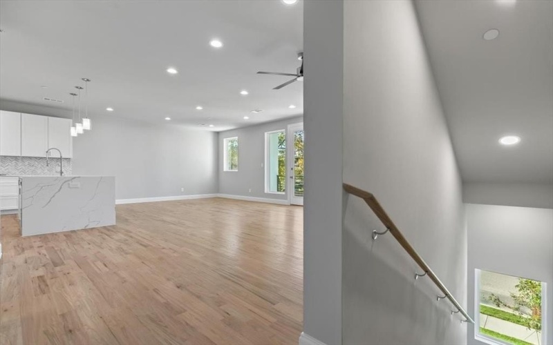 4401 Cabell Drive #102, Dallas, TX 75204, 2 Bedrooms Bedrooms, ,2 BathroomsBathrooms,Residential,For Sale,4401 Cabell Drive,20644299