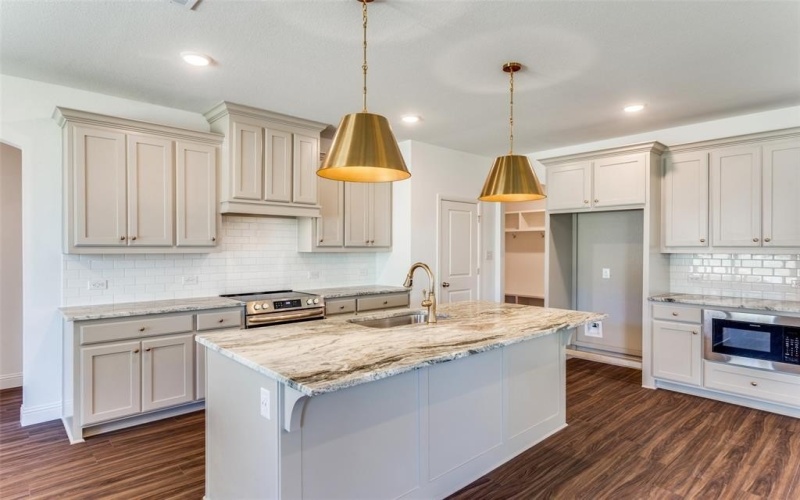 809 E Jockey, Willow Park, TX 76087, 4 Habitaciones Habitaciones , ,3 BañosBaños,Residential,En Venta,809 E Jockey,20644402