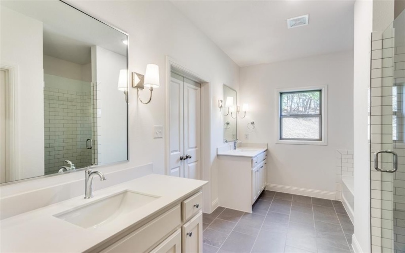 809 E Jockey, Willow Park, TX 76087, 4 Habitaciones Habitaciones , ,3 BañosBaños,Residential,En Venta,809 E Jockey,20644402