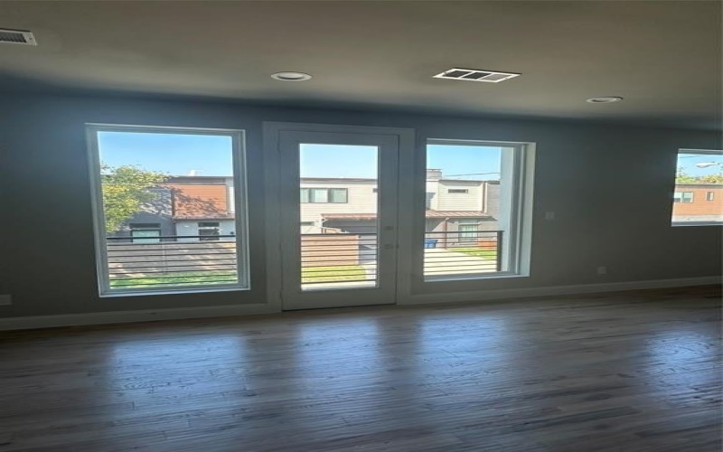 4401 Cabell Drive #103, Dallas, TX 75204, 2 Bedrooms Bedrooms, ,2 BathroomsBathrooms,Residential,For Sale,4401 Cabell Drive,20644568