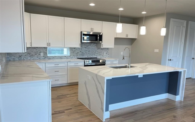 4401 Cabell Drive #103, Dallas, TX 75204, 2 Bedrooms Bedrooms, ,2 BathroomsBathrooms,Residential,For Sale,4401 Cabell Drive,20644568
