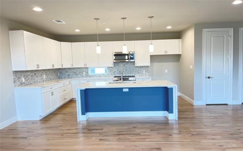 4401 Cabell Drive #103, Dallas, TX 75204, 2 Bedrooms Bedrooms, ,2 BathroomsBathrooms,Residential,For Sale,4401 Cabell Drive,20644568