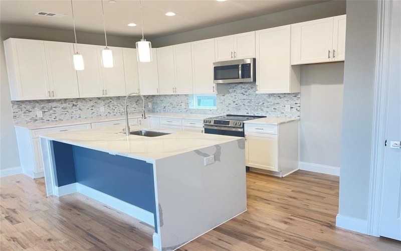4401 Cabell Drive #103, Dallas, TX 75204, 2 Bedrooms Bedrooms, ,2 BathroomsBathrooms,Residential,For Sale,4401 Cabell Drive,20644568