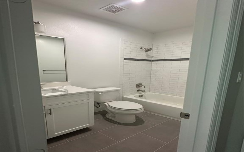 4401 Cabell Drive #103, Dallas, TX 75204, 2 Bedrooms Bedrooms, ,2 BathroomsBathrooms,Residential,For Sale,4401 Cabell Drive,20644568