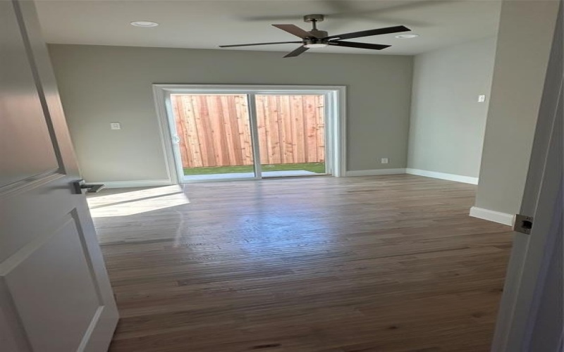 4401 Cabell Drive #103, Dallas, TX 75204, 2 Bedrooms Bedrooms, ,2 BathroomsBathrooms,Residential,For Sale,4401 Cabell Drive,20644568