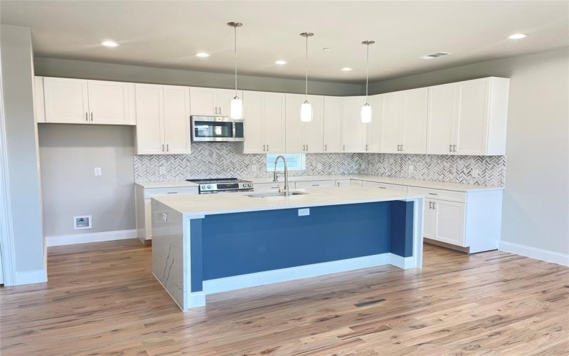 4401 Cabell Drive #104, Dallas, TX 75204, 2 Bedrooms Bedrooms, ,2 BathroomsBathrooms,Residential,For Sale,4401 Cabell Drive,20644577