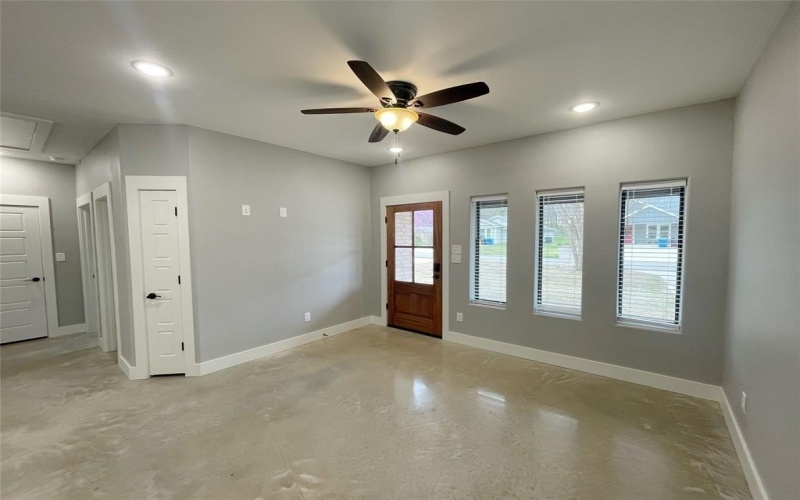 618 E Day Street, Denison, TX 75021, 3 Bedrooms Bedrooms, ,2 BathroomsBathrooms,Residential,For Sale,618 E Day Street,20594764