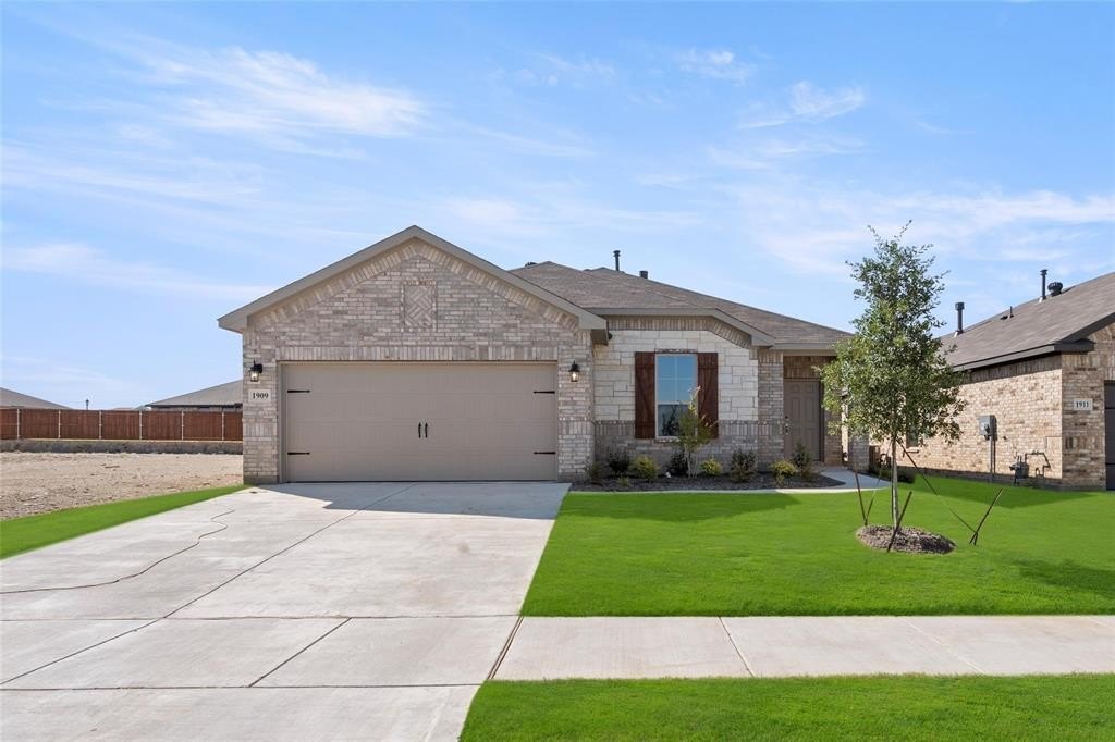 1909 Seminole Drive, Cleburne, TX 76033, 3 Bedrooms Bedrooms, ,2 BathroomsBathrooms,Residential,For Sale,1909 Seminole Drive,20594898