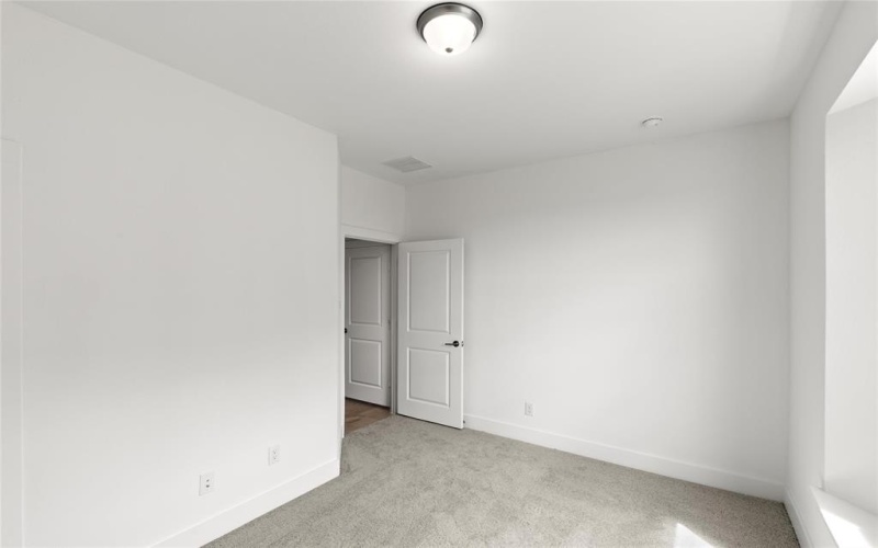 1727 Newport Drive, Cedar Hill, TX 75104, 5 Bedrooms Bedrooms, ,3 BathroomsBathrooms,Residential,For Sale,1727 Newport Drive,20648805