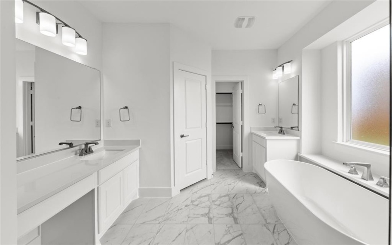 1727 Newport Drive, Cedar Hill, TX 75104, 5 Bedrooms Bedrooms, ,3 BathroomsBathrooms,Residential,For Sale,1727 Newport Drive,20648805