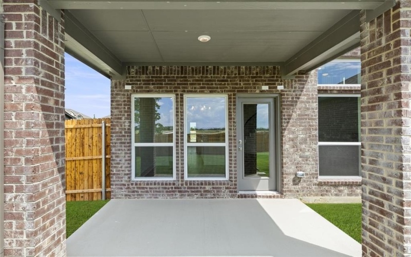 1727 Newport Drive, Cedar Hill, TX 75104, 5 Bedrooms Bedrooms, ,3 BathroomsBathrooms,Residential,For Sale,1727 Newport Drive,20648805