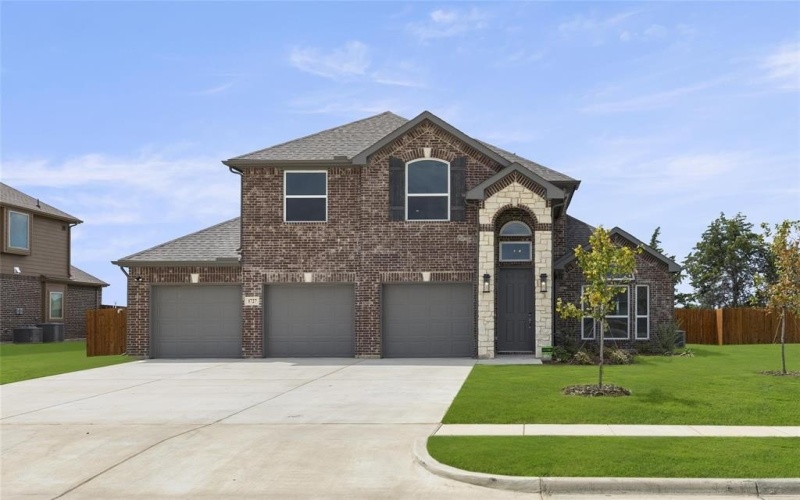 1727 Newport Drive, Cedar Hill, TX 75104, 5 Bedrooms Bedrooms, ,3 BathroomsBathrooms,Residential,For Sale,1727 Newport Drive,20648805
