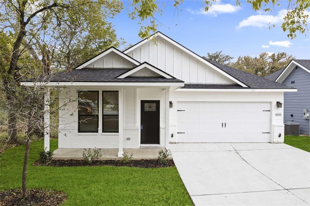 606 Dr Martin Luther King Jr Boulevard, Waxahachie, TX 75165, 4 Habitaciones Habitaciones , ,2 BañosBaños,Residential,En Venta,606 Dr Martin Luther King Jr Boulevard,20648998