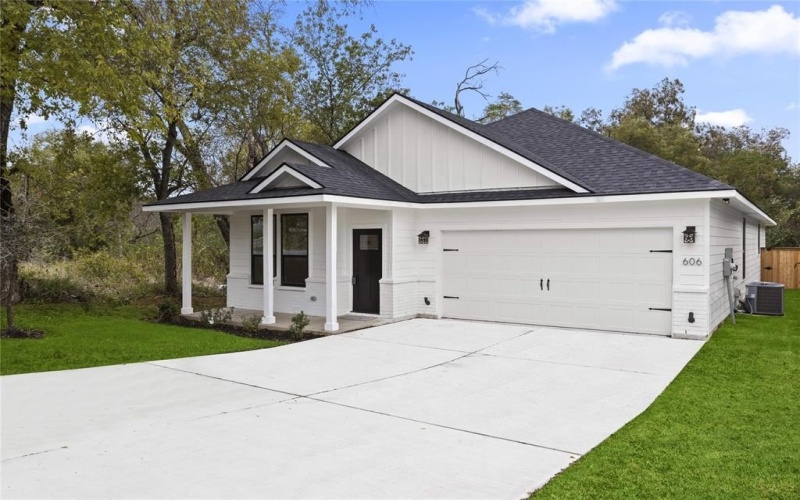 606 Dr Martin Luther King Jr Boulevard, Waxahachie, TX 75165, 4 Habitaciones Habitaciones , ,2 BañosBaños,Residential,En Venta,606 Dr Martin Luther King Jr Boulevard,20648998