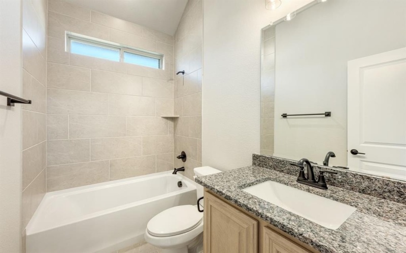 5202 Rowlan Row, Midlothian, TX 76065, 4 Habitaciones Habitaciones , ,3 BañosBaños,Residential,En Venta,5202 Rowlan Row,20649506