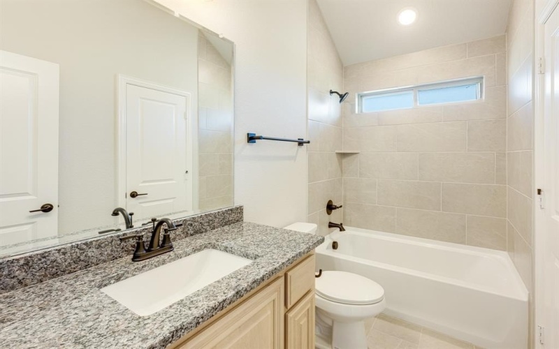 5202 Rowlan Row, Midlothian, TX 76065, 4 Habitaciones Habitaciones , ,3 BañosBaños,Residential,En Venta,5202 Rowlan Row,20649506