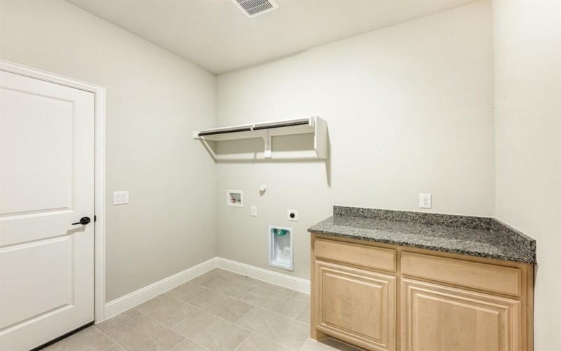 5202 Rowlan Row, Midlothian, TX 76065, 4 Habitaciones Habitaciones , ,3 BañosBaños,Residential,En Venta,5202 Rowlan Row,20649506