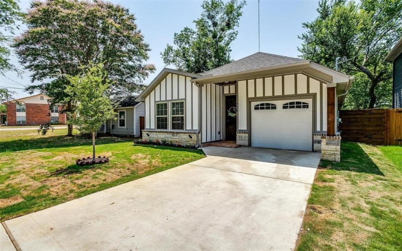 326 S Main Street, Cedar Hill, TX 75104, 3 Habitaciones Habitaciones , ,2 BañosBaños,Residential,En Venta,326 S Main Street,20686148