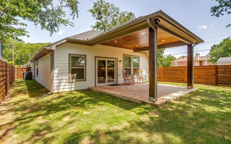 326 S Main Street, Cedar Hill, TX 75104, 3 Habitaciones Habitaciones , ,2 BañosBaños,Residential,En Venta,326 S Main Street,20686148