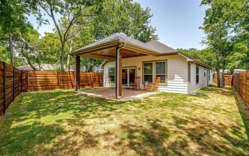 326 S Main Street, Cedar Hill, TX 75104, 3 Habitaciones Habitaciones , ,2 BañosBaños,Residential,En Venta,326 S Main Street,20686148