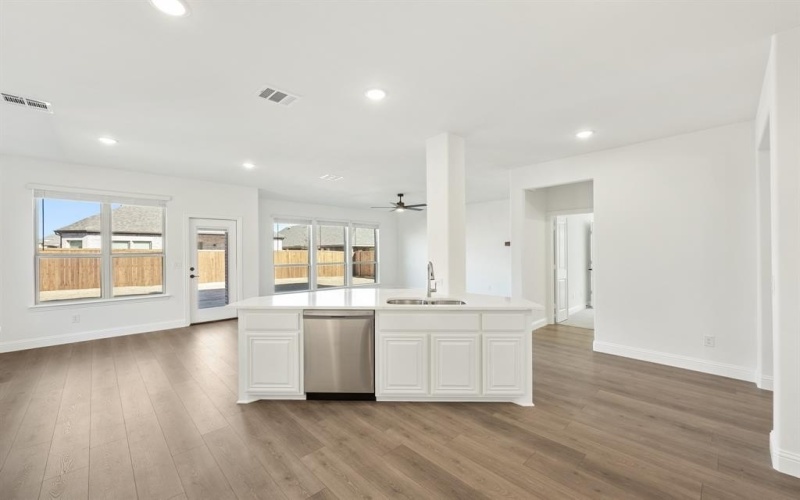 13117 Yellowstone Way, Providence Village, TX 76227, 5 Bedrooms Bedrooms, ,3 BathroomsBathrooms,Residential,For Sale,13117 Yellowstone Way,20687895