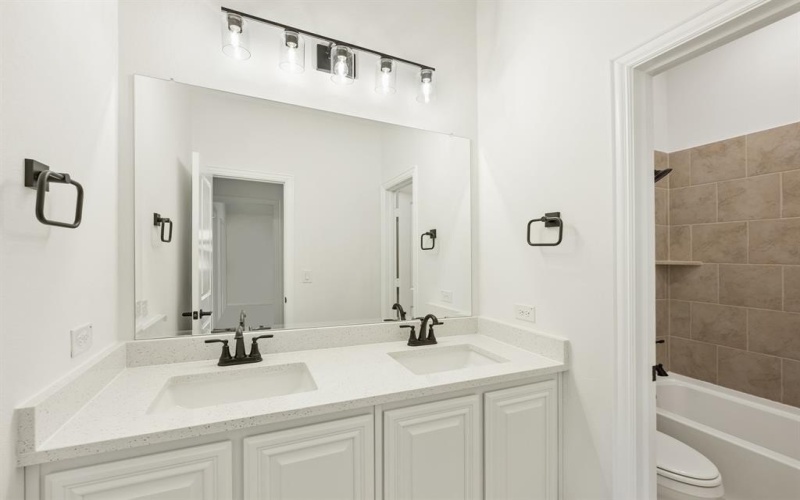 13117 Yellowstone Way, Providence Village, TX 76227, 5 Bedrooms Bedrooms, ,3 BathroomsBathrooms,Residential,For Sale,13117 Yellowstone Way,20687895