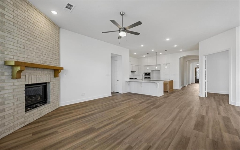 2133 Charming Forge Road, Forney, TX 75126, 4 Bedrooms Bedrooms, ,3 BathroomsBathrooms,Residential,For Sale,2133 Charming Forge Road,20689604