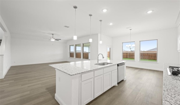 412 Basalt Drive, Azle, TX 76020, 3 Bedrooms Bedrooms, ,3 BathroomsBathrooms,Residential,For Sale,412 Basalt Drive,20690051