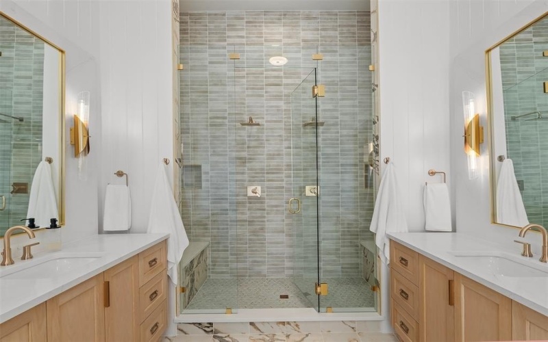 12109 W Lighthouse Lane W, Malakoff, TX 75148, 9 Bedrooms Bedrooms, ,13 BathroomsBathrooms,Residential,For Sale,12109 W Lighthouse Lane W,20663211
