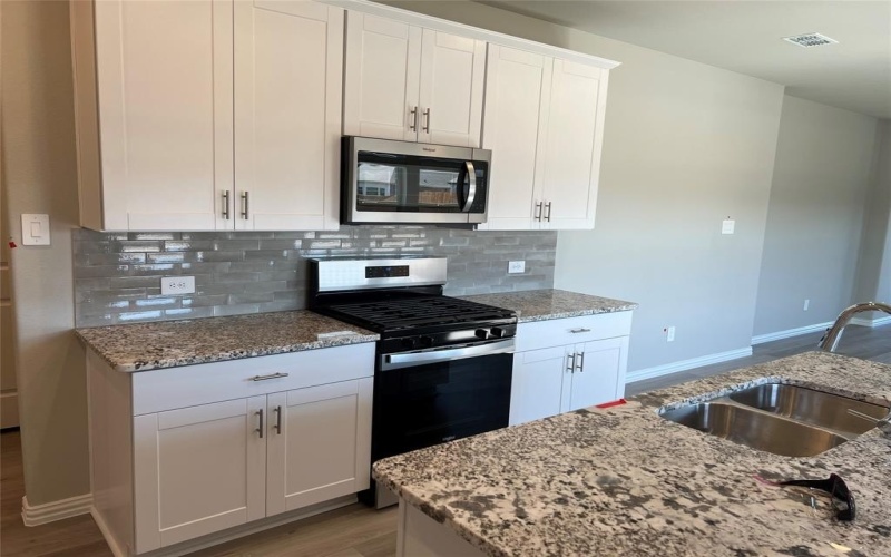 613 Russell Drive, McKinney, TX 75069, 4 Bedrooms Bedrooms, ,2 BathroomsBathrooms,Residential Lease,For Rent,613 Russell Drive,20663781