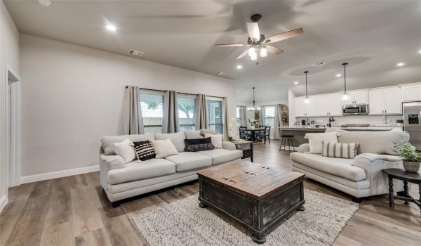 4803 Enclave Drive, Sanger, TX 76266, 3 Habitaciones Habitaciones , ,2 BañosBaños,Residential,En Venta,4803 Enclave Drive,20664308